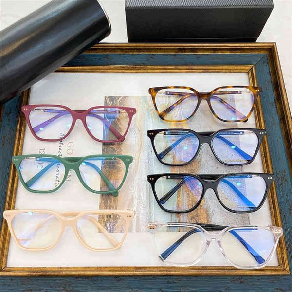 

2022 factory wholesale fashion simple butterfly flat lens. the same spectacle frame can be equipped with myopia, White;black