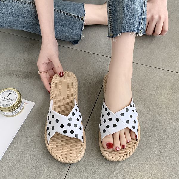 

female slippers summer new polka dot transparent open-toe slippers ladies transparent outdoor flat bottom beach slippers y1123, Black