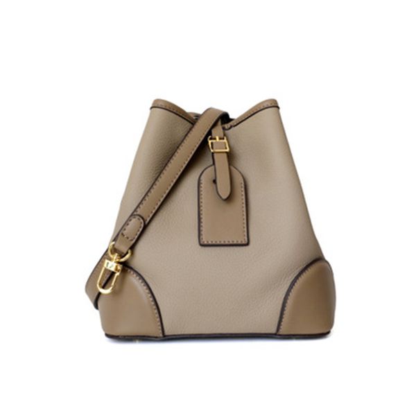 

2020 new arrival crossbody lady fashional solid color leather bag big capacity, Red;black