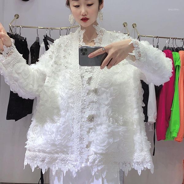 Damenjacken Fee Frühling 2021 Eleganter Luxus 3D-Blumen-Patch-Perlen-Cardigan Damenmode Mäntel Plus Size Spitzenkleidung XC335