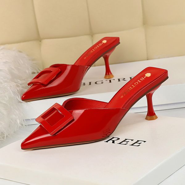 

2021 new simple korean-style patent leather heels and shallow mouth pointed to solid color versatile belt buckle women's slippers w5tr, Black