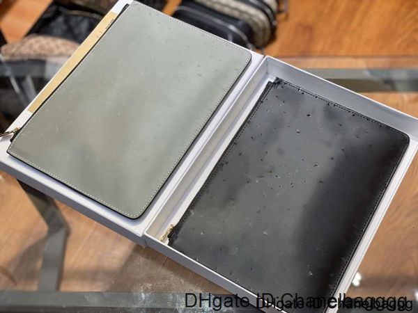 

the classic printing handbag, for men and women, corn tooth zipper, imported fabric, high-grade hardware