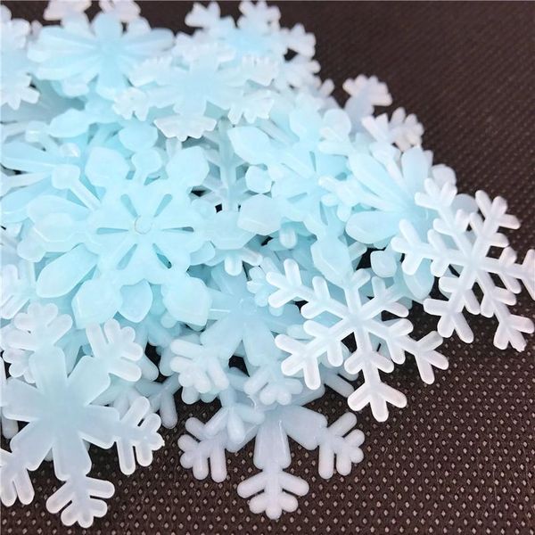 

50pcs/set colorful luminous snowflake wall stickers glow in the dark decal for kids baby rooms bedroom christmas home de bbypsk