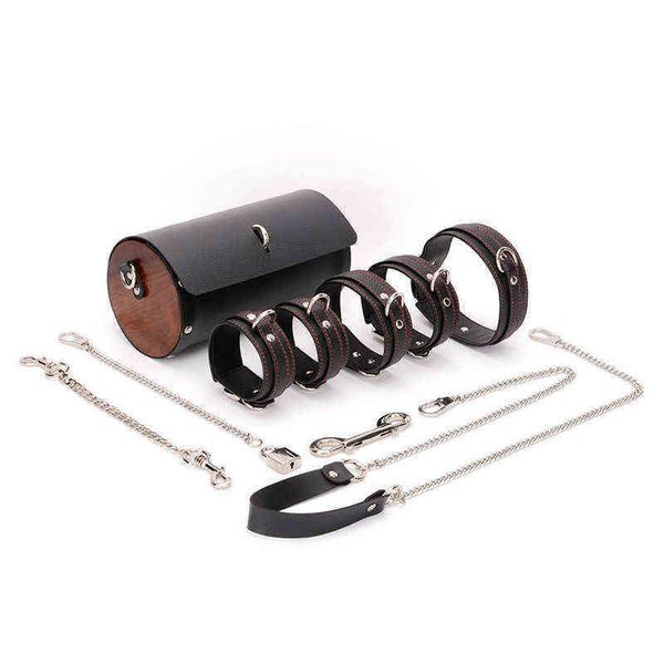 NXY SM Giocattolo per adulti del sesso Kisscam Set di bondage in vera pelle Kit Bdsm Collare per manette di ritenuta Prodotti per adulti Giocattoli per coppie Donne Gear1220