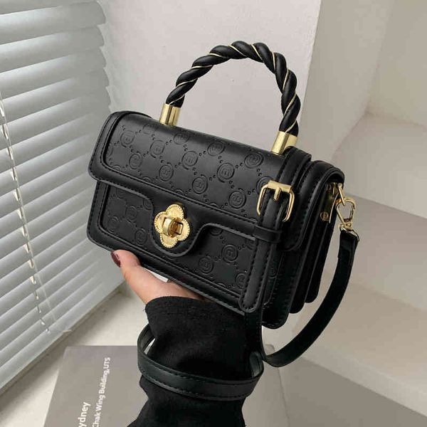 

2022 factory wholesale handbag female autumn winter korean portable embossed solid color single shoulder small square