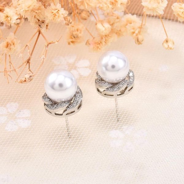 

stud 2021 fashion temperament gorgeous earrings women white pearl wedding girls gift jewelry female a pair/set, Golden;silver