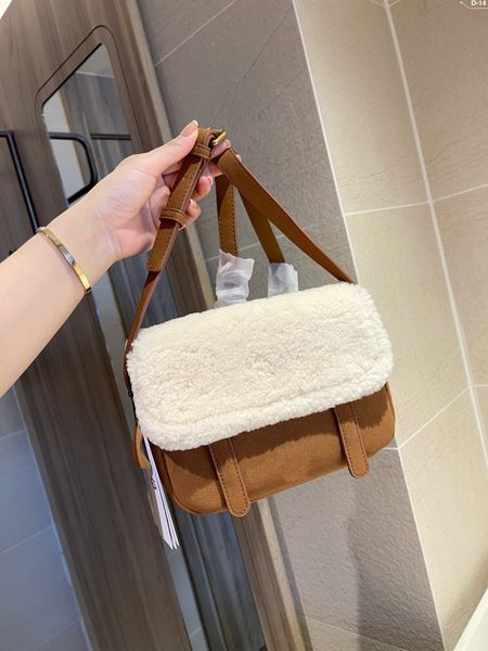 

2021 new women's wool bag lambs are very soft in wool, and the crossbody size 20*5*17cm, Black;red