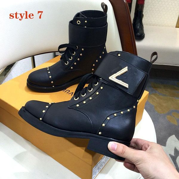 

2021 fashion martin boots and high heel ankle boots with leather and heavy-duty soles leisure lady martin boots big size, Black