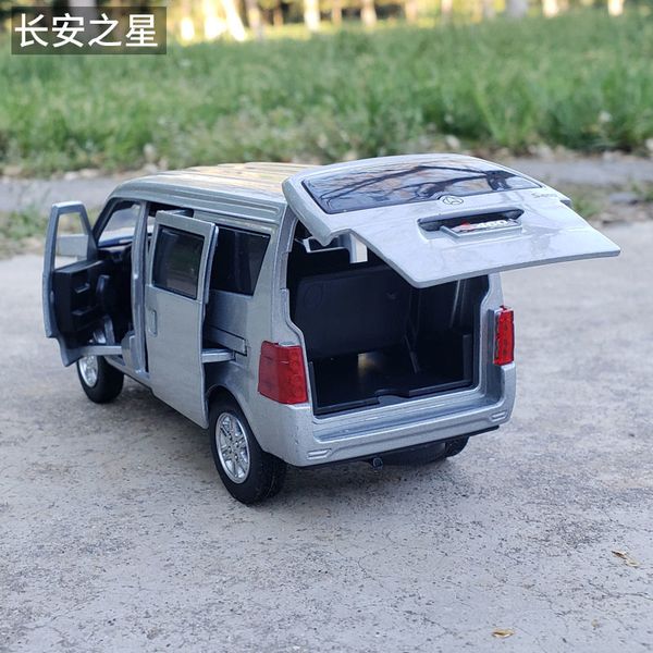 

1: 32 alloy car model simulation of chang'an star bread carrier