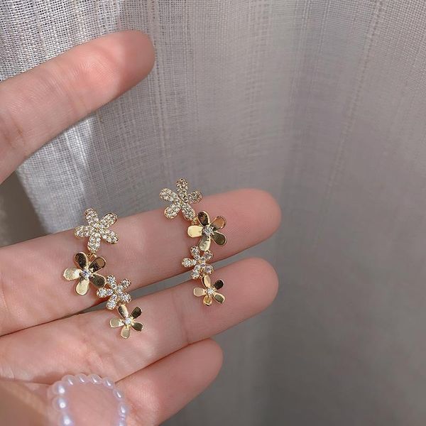 

shiny side new accessories crystal flower stud earrings for women fashion jewelry zirconia elegant earrings, Golden;silver
