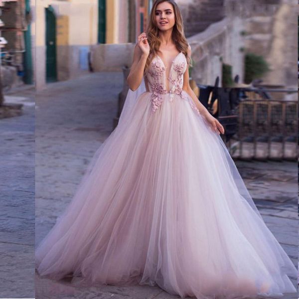 Boho Abito da sposa lilla chiaro Una linea 2022 Fiori Appliqued in pizzo Abiti da sposa da spiaggia Sexy Backless Puff Nastri Tulle Abiti da sposa Lungo treno Lunghezza del pavimento Vestidos