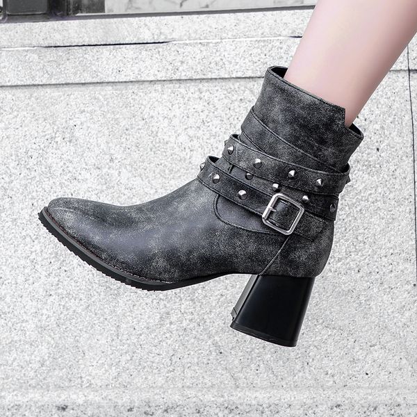 

size 2021 women's 22-28cm length autumn and winter toe round-toe metal rivets short boots 1 map2, Black