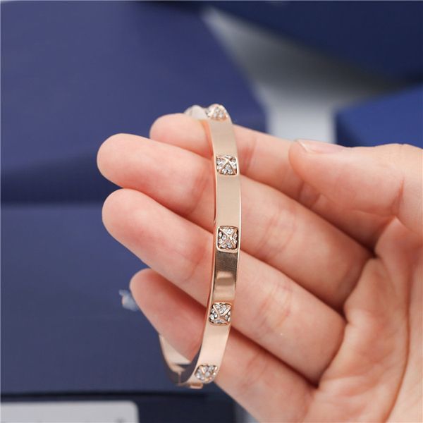

luxury tactic pyramid bracelet rose golden rivet bracelet female swarovski element crystal factory spot fashion design, Black