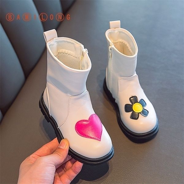 Bamilong Girls Boots Осень 2020 Новый Корейский Любовь Цветок Принцесса Обувь Детская Кожа Водонепроницаемый Короткие Сапоги Martin B335 LJ201027
