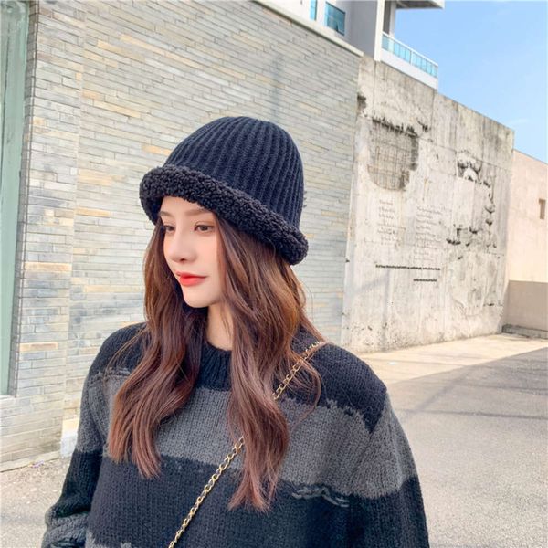 

autumn and winter new korean knitted thickened melon skin cap children's landlord versatile wool pullover men's hat, Black;green