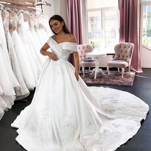 

arabic off shoulder ball gown lace wedding dresses with appliques crystal beaded backless satin sweep train bridal gowns, White