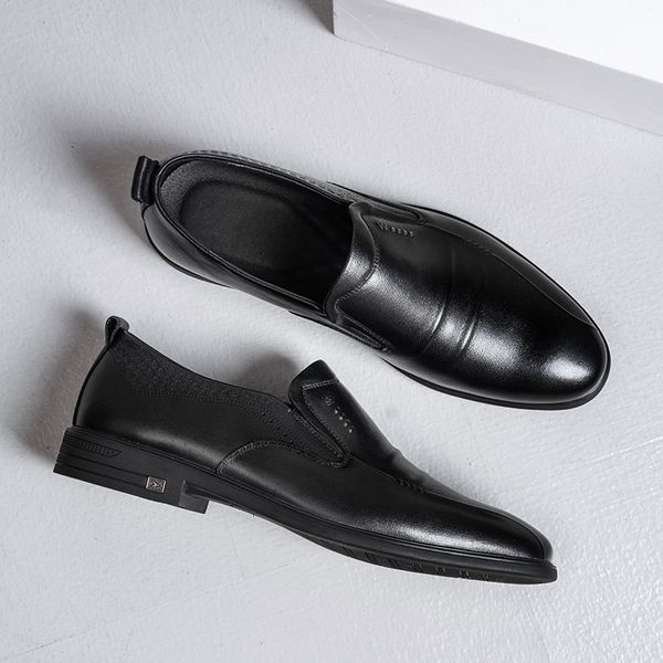 Sapatos de vestido de couro genuíno dos homens Quatro estações Slip-on Black Business Work Sapatos Vintage Mocassins Tamanho 35-44