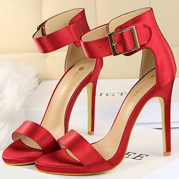 

2021 big female -size classic satin 11cm high heels fetish silk sandals lady shoes bomb belts u2f6, Black