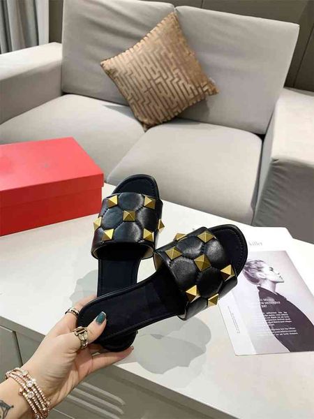 

luxury r slipper with a in dimond lether sndl size35-42, Black