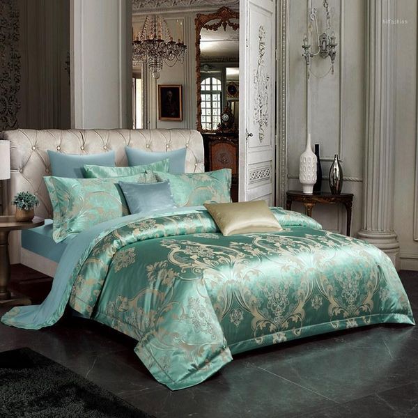 

european classical soft cotton  king size bedding set luxury satin embroidery duvet cover set bed sheet luxury 4pcs1