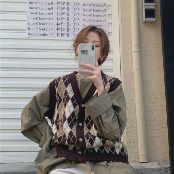 

2021 spring new korean style loose color matching v-neck rhombic sleevels sweater vt cardigan 35589, Black;white