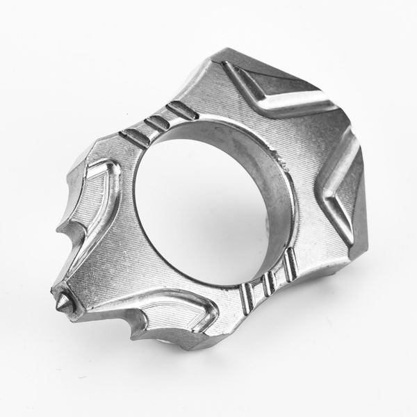 

stainless steel volcanic ring self-defense device wolf guard female self-defense equipment girl defense trki, Silver