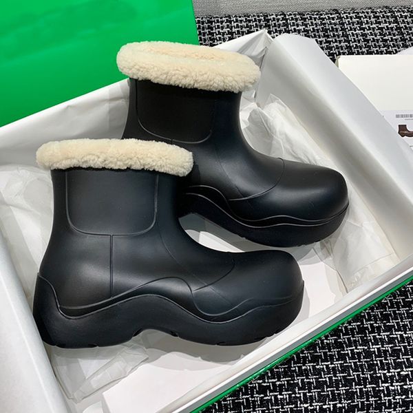 

2021new autumn winter small wind power leather women's boots pearl low-heel short boots boot warm and comfortable ladies nude boots, Black