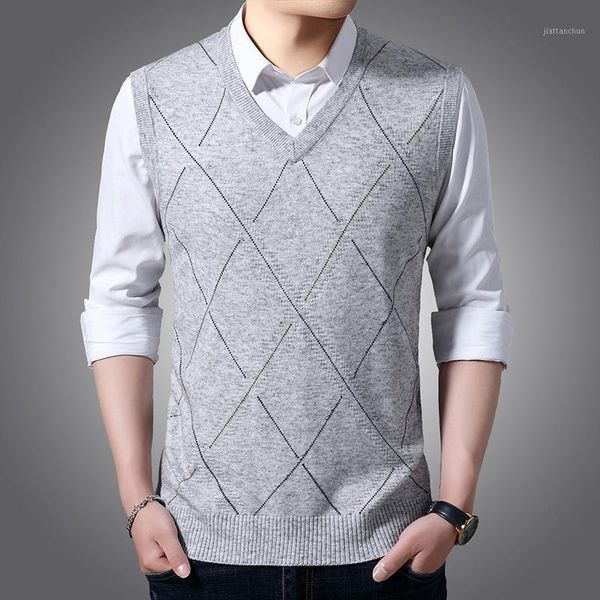 

2020 autumn and wint casual v-neck sleeveless vest men clothes 2020 autumn winter new arrival knitted cashmere wool sweater vest1, Black;white