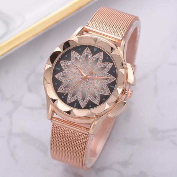 

women magnet buckle lucky flower watch luxury ladies rhinestone quartz watch magnetic mesh band relogio feminino, Slivery;brown