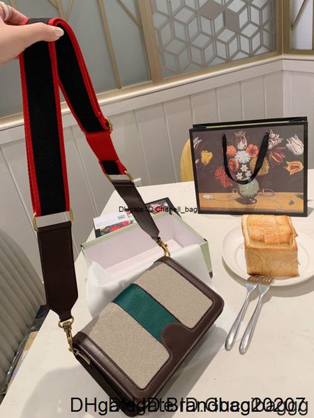 

2020 роскошный горячий! дизайнерские сумки женщин crossbody сумка высококачественная натуральная кожа повседневная дикий съемный брелок