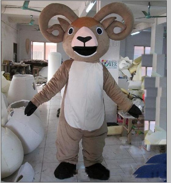 2019 Nuovo costume da mascotte di pecora di capra con corno grande caldo di fabbrica per adulti da indossare in vendita