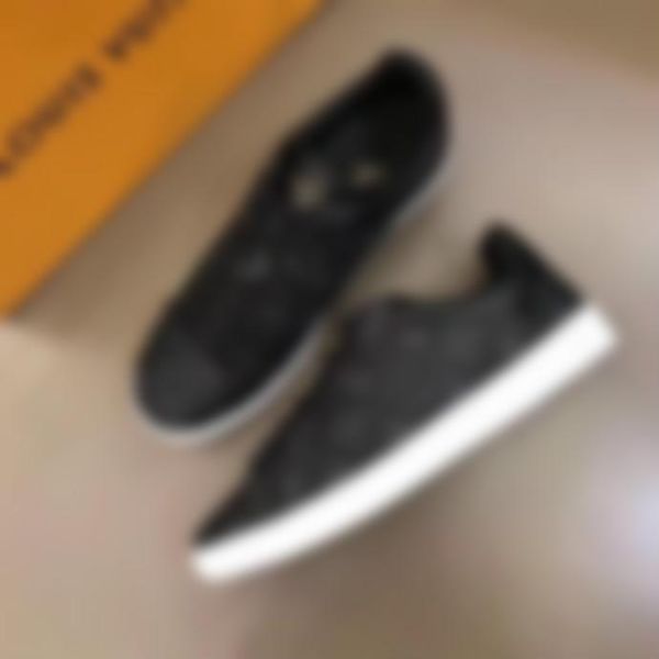 

new men's casual louie shoes weiden mixed color hand made soft leather shoes fashion slippers social lacquered shoes 009, Black