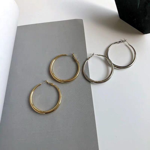 

stud european and american geometric atmosphere exaggerated wind metal c - shaped earrings, stylish women's earrings, Golden;silver