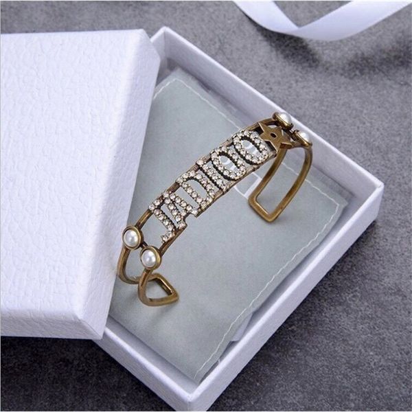 

20-year-old new full brilliant diamonds star open pearl bracelet red, Black