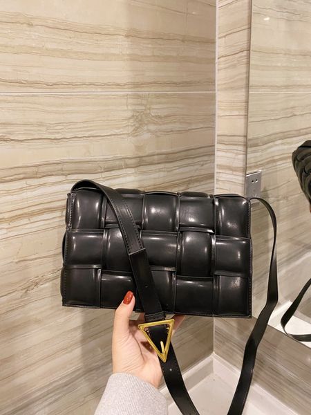 

designer luxury women's shoulder bag fashion handbag leather braided bag 3a