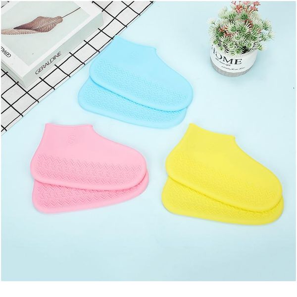 

a pair of sile rain boot covers children's rainproof non-slip portable shoe covers waterproof and wear-resistant sho sqckrw