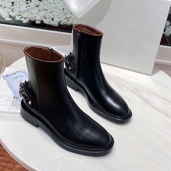 

2020 autumn and winter new round head, thick heels, middle heels, side zippers, stars, fashionable leather short boots, women's trend, Black