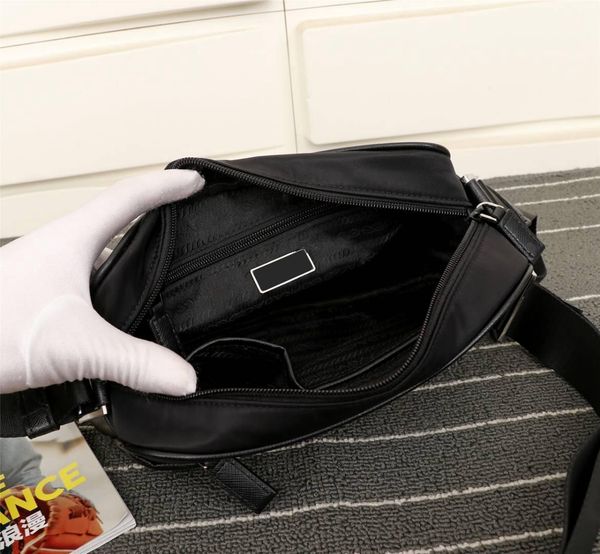 

p home new shoulder casual bag waterproof nylon crossbody cloth bag canvas mens bag trendy parachute horizontal, Black;red