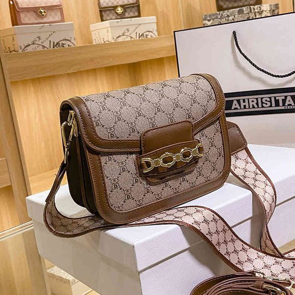 

2022 factory wholesale new saddle net red armpit women's bag