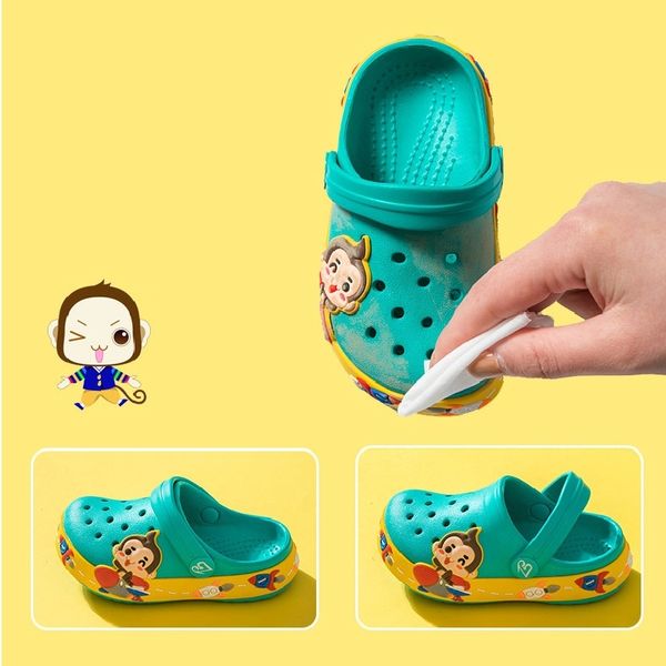 

new summer kids croc for boys girls rabbit light non slip children garden shoes toddler indoor home beach slippers sandals y200615, Black;red