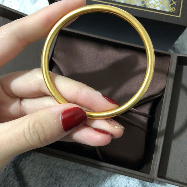 

inheritance of sand gold bracelet design by female minority, Slivery;golden