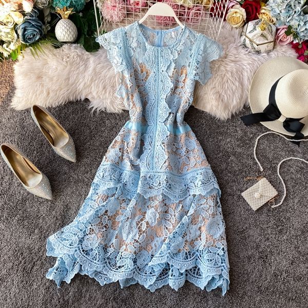 Romântico Irregular Irregular Lace Vestidos Ruffles Deco Hollow Borboleta Mangas Joelho-Comprimento Vestido Mulheres Ano Novo Festa Vestido T200416