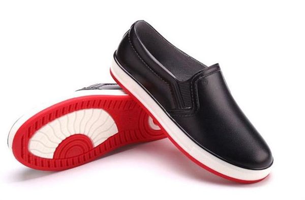 

anti skid sole design and waterproof design of trendy girl's rain shoes, Black;red