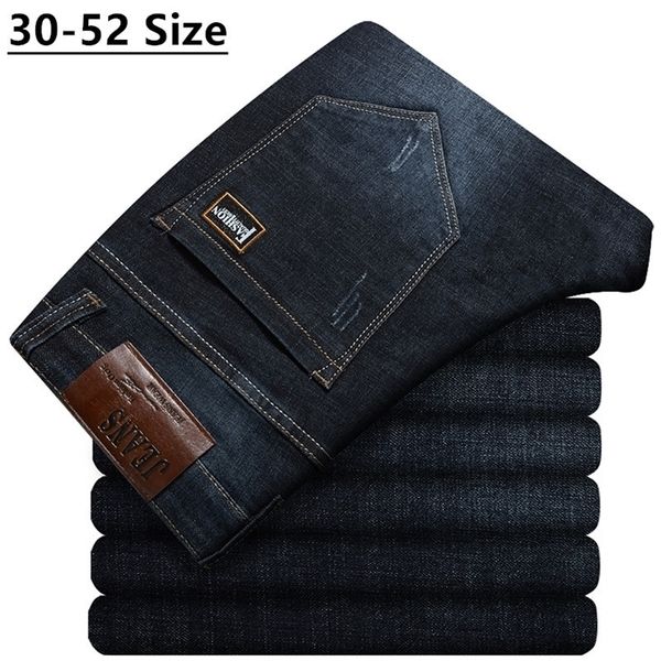 

plus size 42 44 46 48 50 52 men's loose straight jeans classic business denim trousers stretch jean pants male brand black blue 201128
