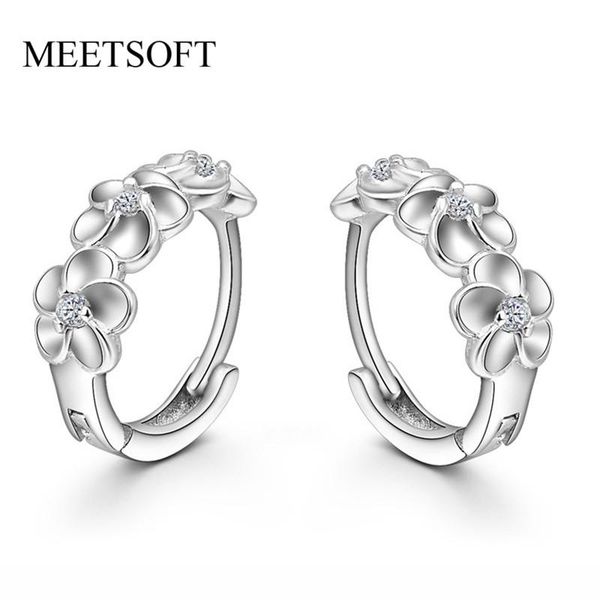 

meetsoft 925 серебро предотвратить аллергию серьги обруча для женщин модный дизайн кристалл crystal camellia круг белый подарок ювелирных из, Golden;silver