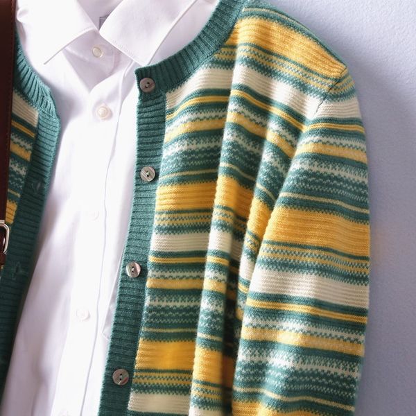 

2021 female cardigans new winter fashion oneck cashmere jackets and wool blened sweaters 3 long 3mq1, White;black