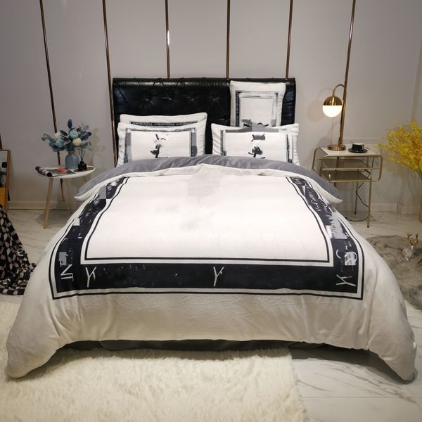 

white black designer bedding sets velvet  size letter print luxury duvet cover bed sheet pillow cases soft comforter cover set
