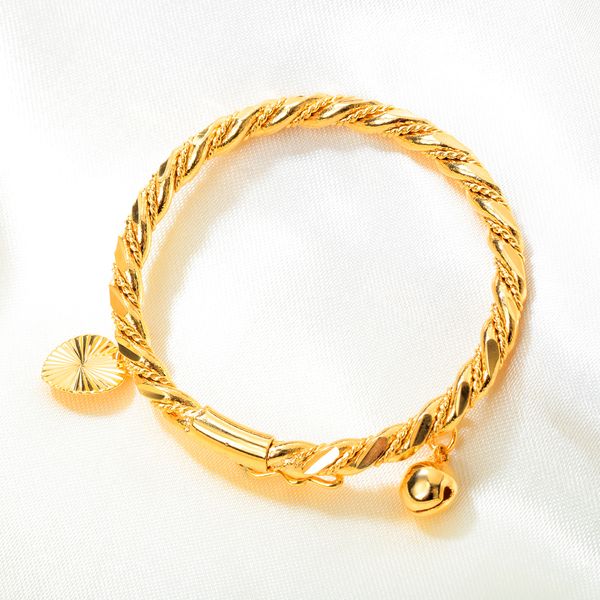 10 г веса новая мода золотосекатая браслет -сердце Bell Bell Charms Bangle Cuff Baby Children's Brangle Bling подарки на день рождения подарки