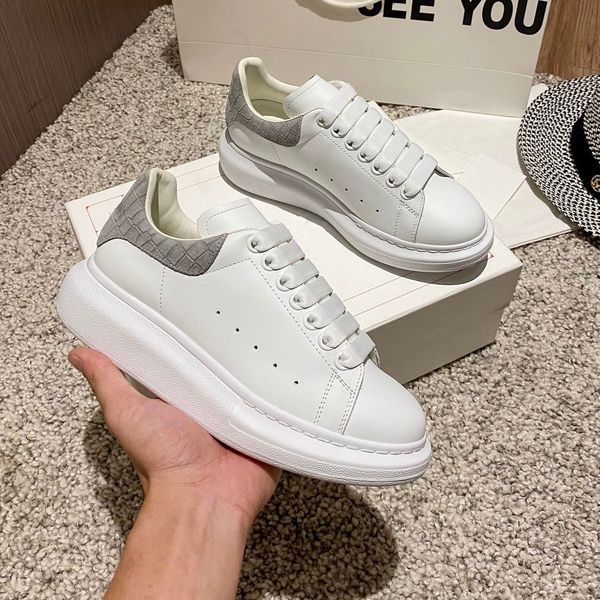 

2022ss women and men's shoes designer luxury brand sneaker couples contracted unique design with box and dust bag, Red;white