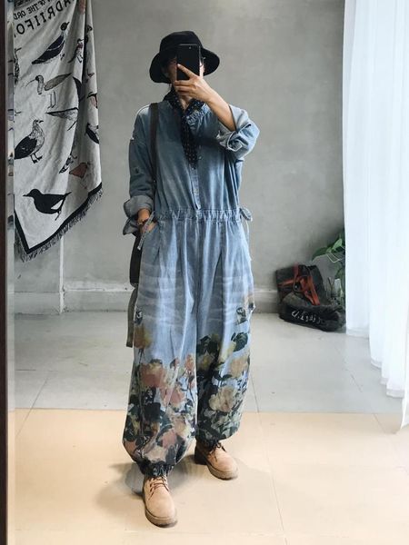 

2021 female new autumn and spring literary retro washed printing handsome casual loose denim jeans, Black;white